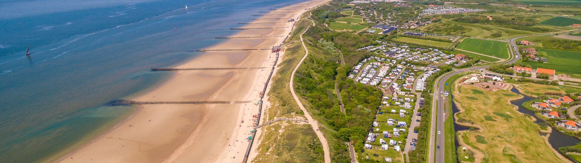 Online reserveringssysteem banner fotoshoot camping hotel vakantiepark